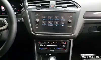 Volkswagen Tiguan 2023 2.0 Автомат в Москве № 168604, миниатюра 5