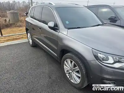 Volkswagen Tiguan 2015 2.0 Автомат в Москве № 169285, миниатюра 2