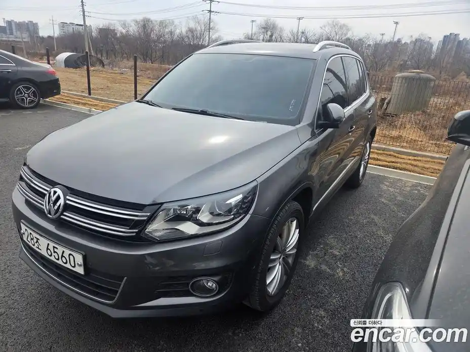 Volkswagen Tiguan 2015 2.0 Автомат в Москве № 169285, фото 3