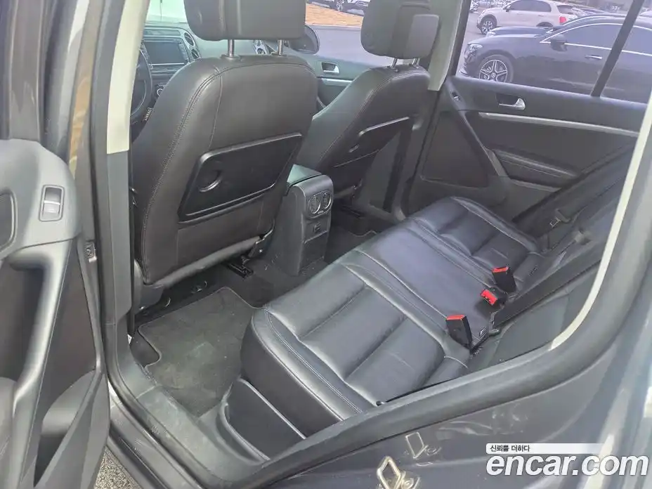 Volkswagen Tiguan 2015 2.0 Автомат в Москве № 169285, фото 5