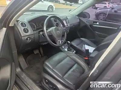 Volkswagen Tiguan 2015 2.0 Автомат в Москве № 169285, миниатюра 6