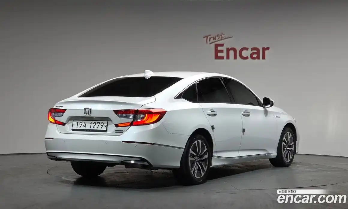 Honda Accord 2019 2.0 Автомат в Москве № 170637, фото 1