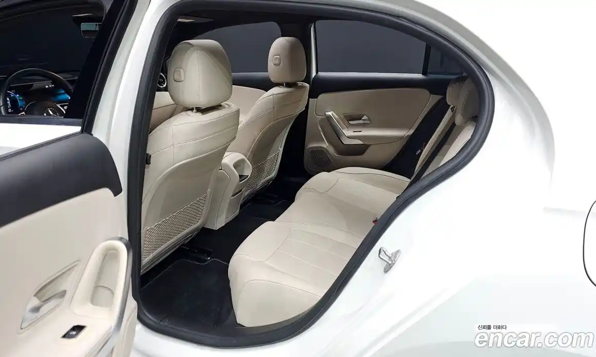 Mercedes-Benz A-Class 2021 2.0 Автомат в Москве № 172722, фото 12