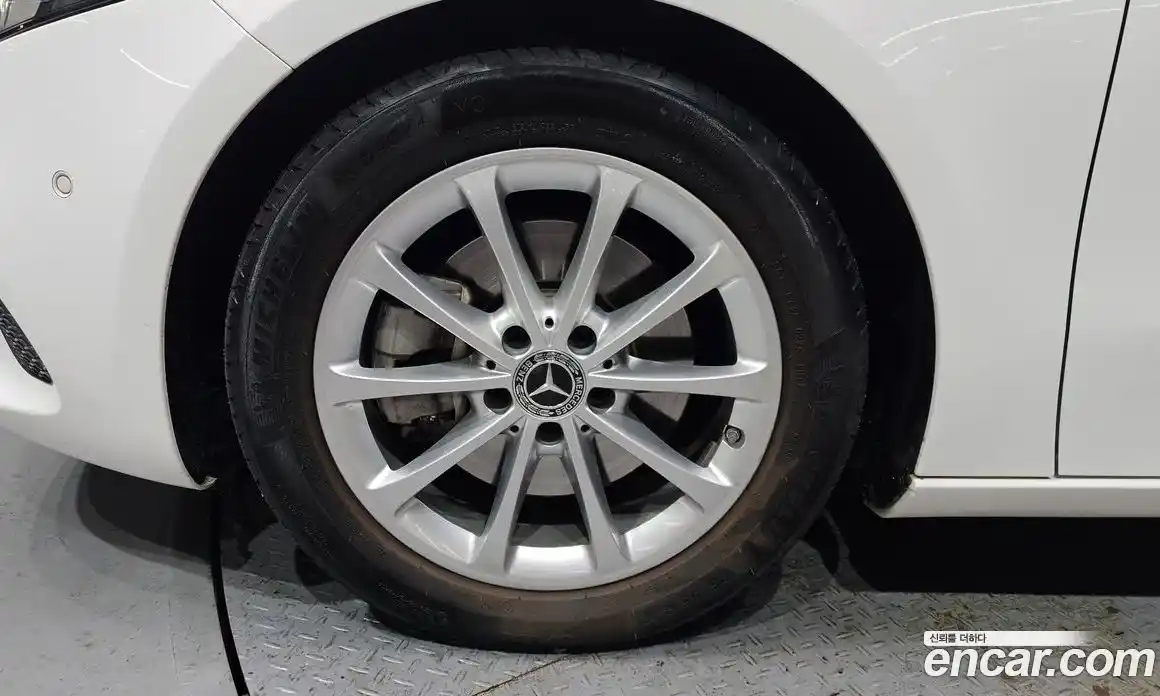 Mercedes-Benz A-Class 2021 2.0 Автомат в Москве № 172722, фото 16