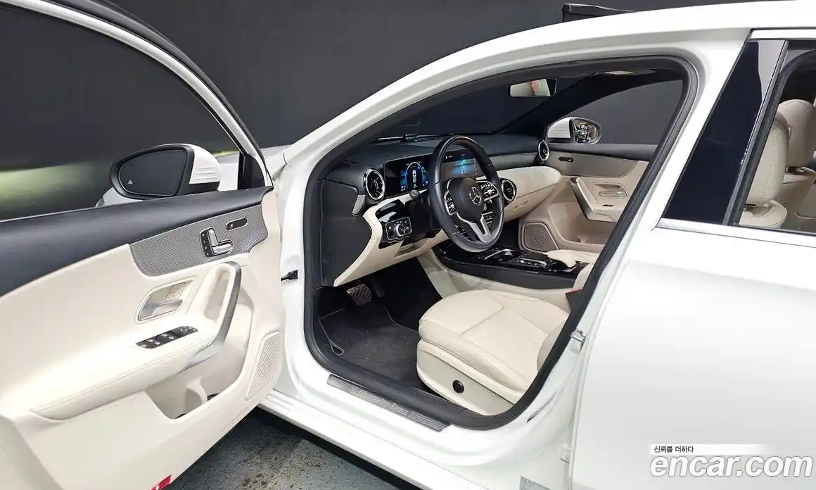 Mercedes-Benz A-Class 2021 2.0 Автомат в Москве № 172722, фото 20