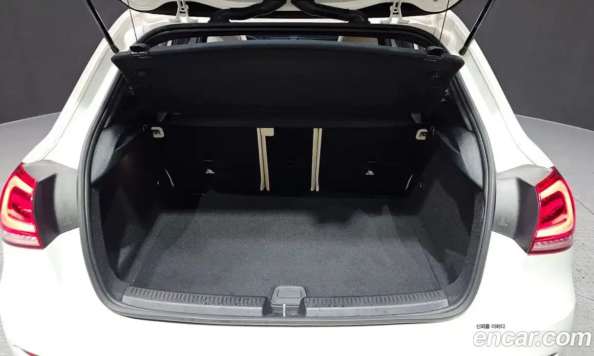 Mercedes-Benz A-Class 2021 2.0 Автомат в Москве № 172722, фото 3