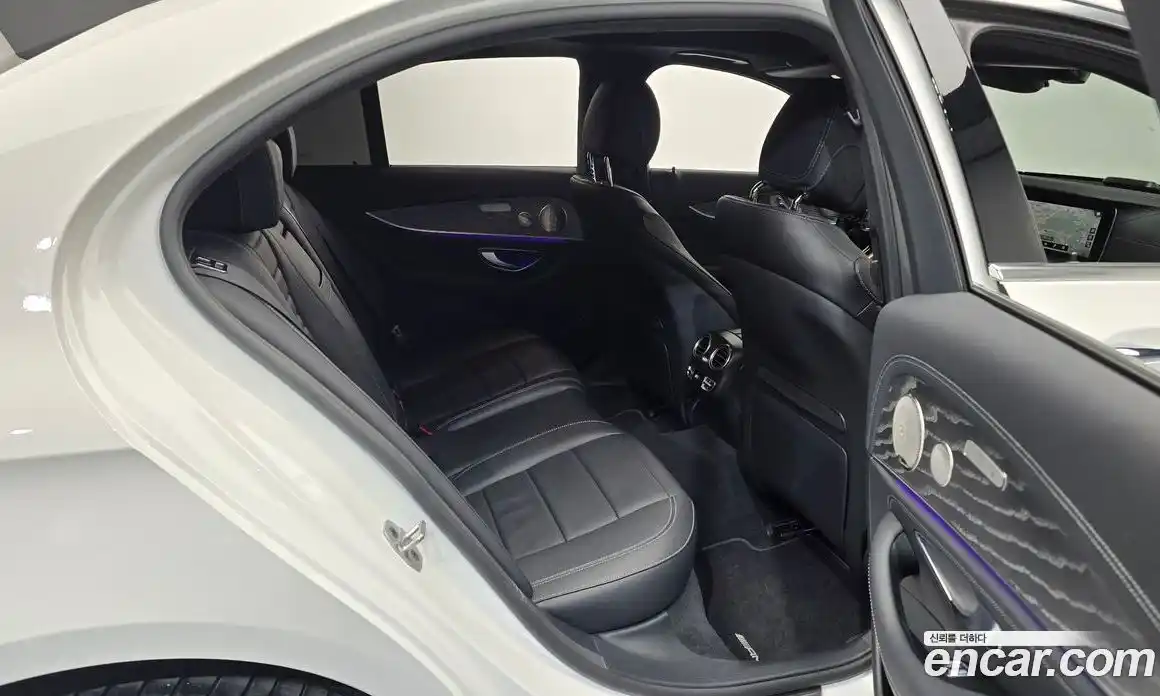 Mercedes-Benz E-Class 2022 2.0 Автомат в Москве № 177877, фото 16