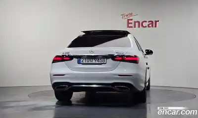 Mercedes-Benz E-Class 2022 2.0 Автомат в Москве № 177877, миниатюра 4