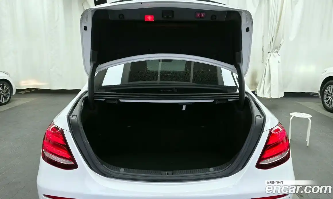 Mercedes-Benz E-Class 2017 2.0 Автомат в Москве № 180154, фото 20