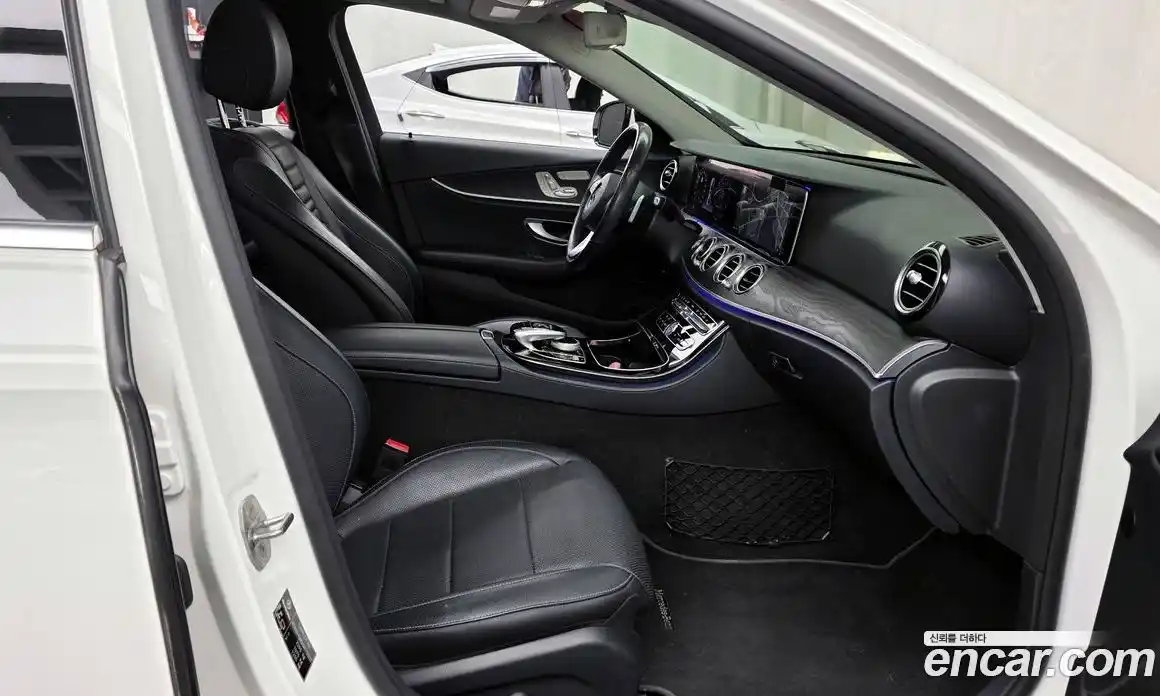 Mercedes-Benz E-Class 2017 2.0 Автомат в Москве № 180154, фото 8