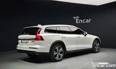 Volvo V60, 2021