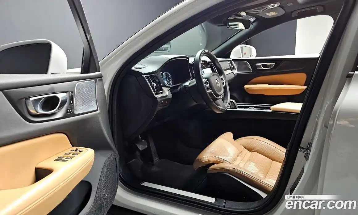 Volvo V60 2021 2.0 Автомат в Москве № 197019, фото 13