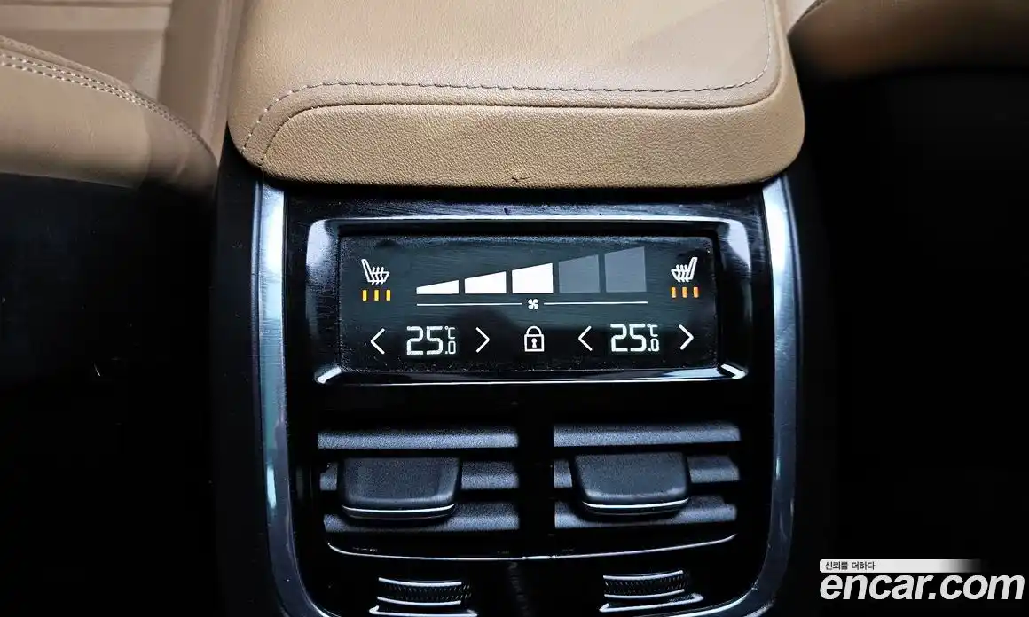 Volvo V60 2021 2.0 Автомат в Москве № 197019, фото 15