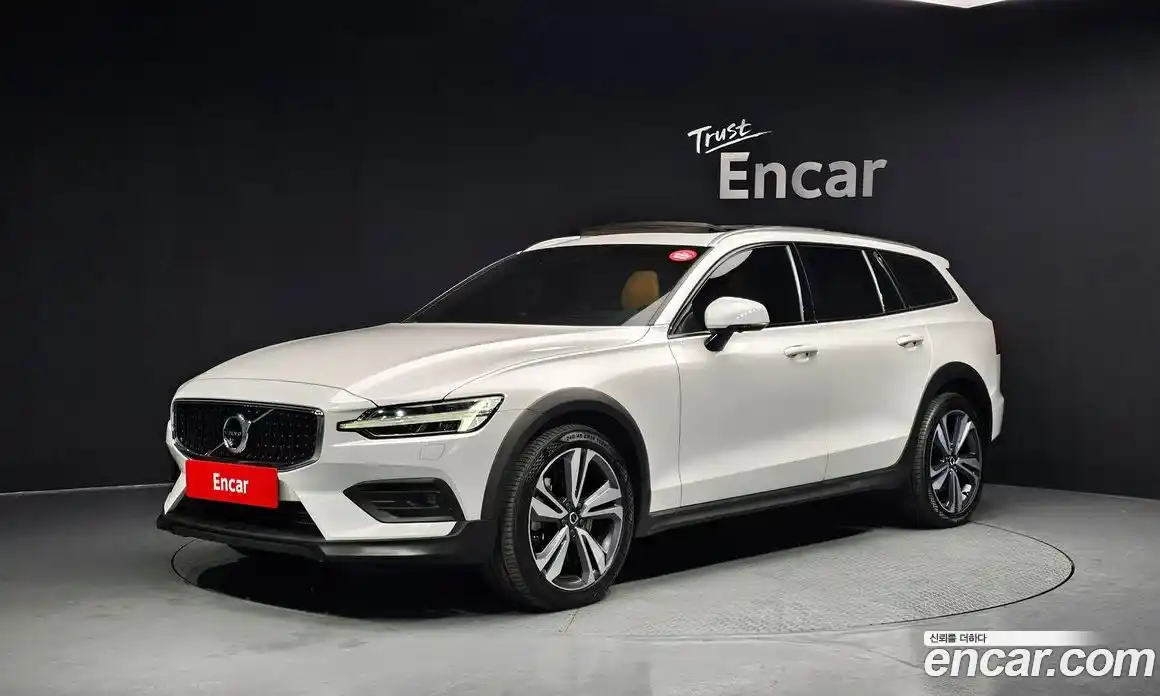 Volvo V60 2021 2.0 Автомат в Москве № 197019, фото 17