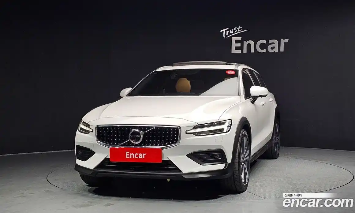 Volvo V60 2021 2.0 Автомат в Москве № 197019, фото 20