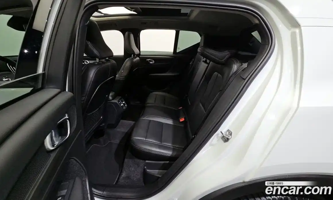 Volvo XC40 2021 2.0 Автомат в Москве № 197040, фото 11