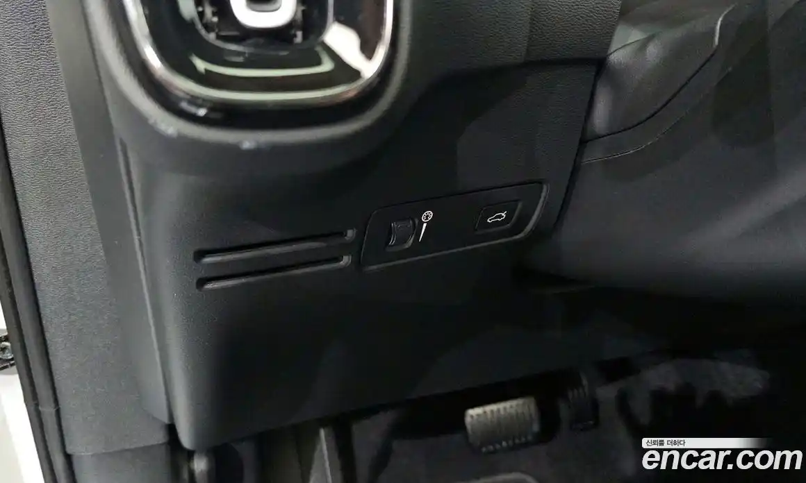 Volvo XC40 2021 2.0 Автомат в Москве № 197040, фото 13