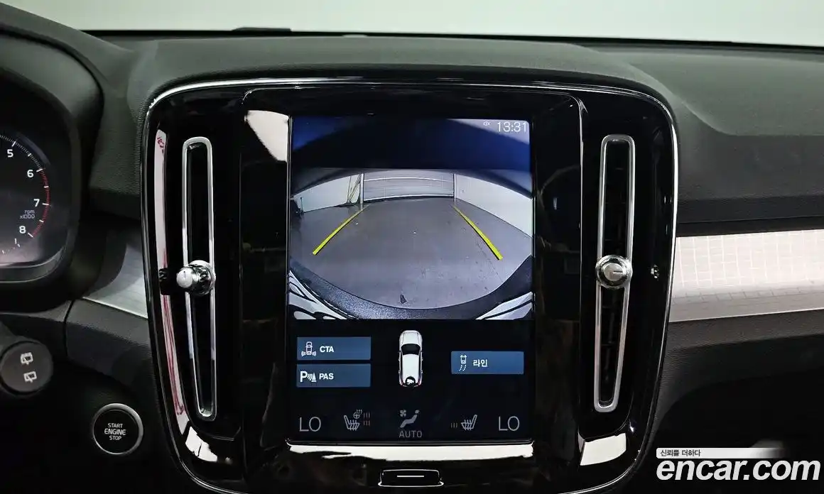 Volvo XC40 2021 2.0 Автомат в Москве № 197040, фото 17