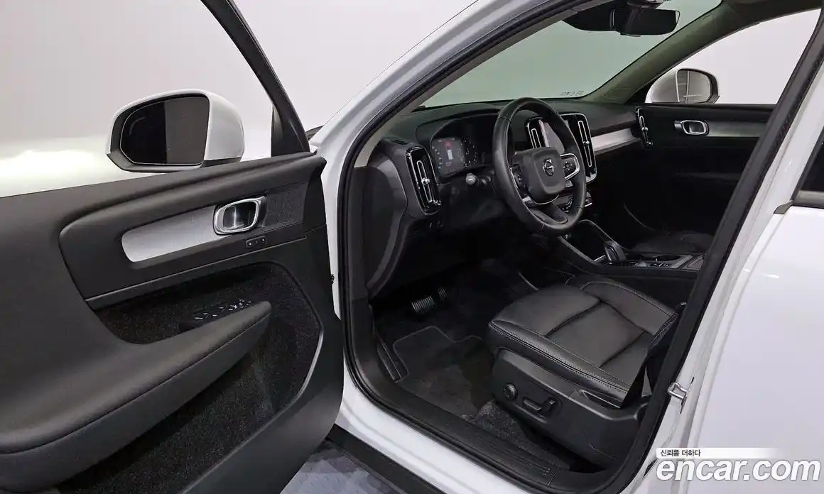 Volvo XC40 2021 2.0 Автомат в Москве № 197040, фото 10