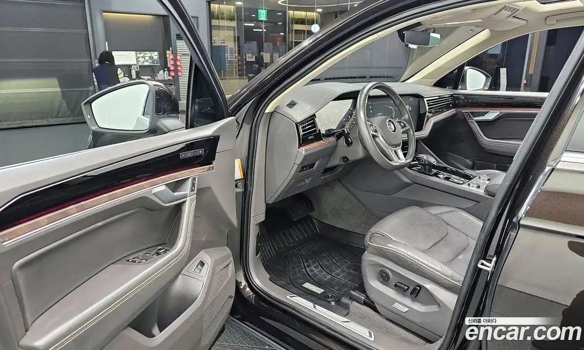 Volkswagen Touareg 2020 3.0 Автомат в Москве № 199122, фото 16