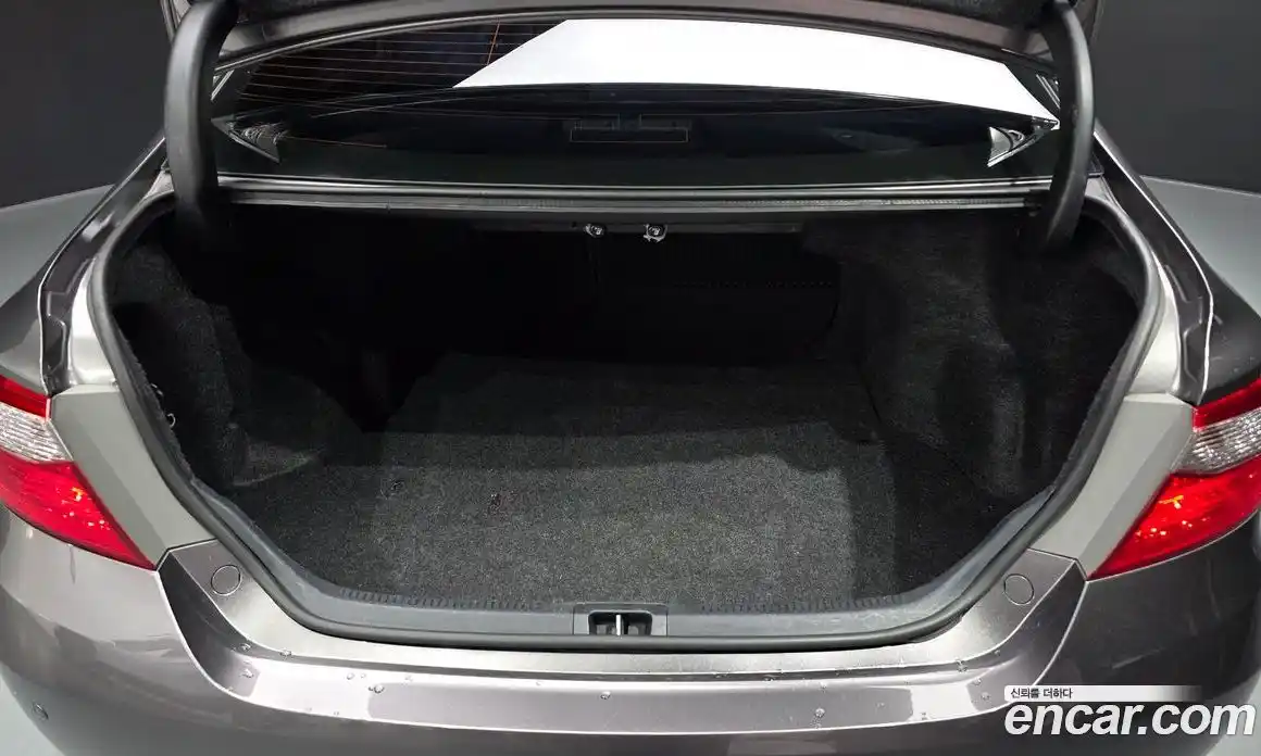 Toyota Camry 2017 2.5 Автомат в Москве № 199673, фото 20