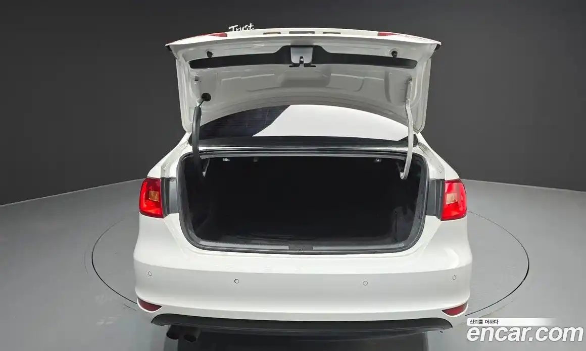 Volkswagen Jetta 2012 2.0 Автомат в Москве № 210289, фото 9