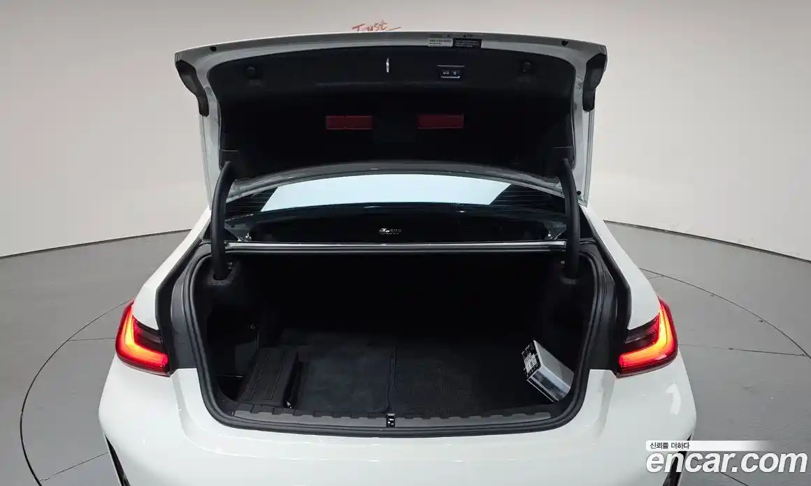 BMW 3-Series 2025 3.0 Автомат в Москве № 210381, фото 11