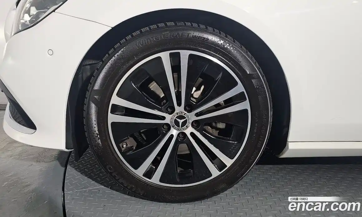 Mercedes-Benz E-Class 2021 2.0 Автомат в Москве № 211911, фото 5