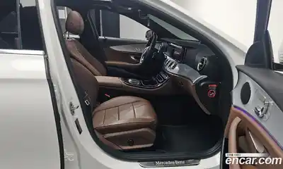 Mercedes-Benz E-Class 2021 2.0 Автомат в Москве № 211911, миниатюра 8