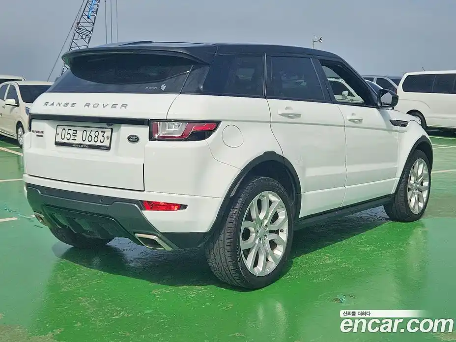 Land Rover Range-Rover Evoque 2016 2.0 Автомат в Москве № 213507, фото 2