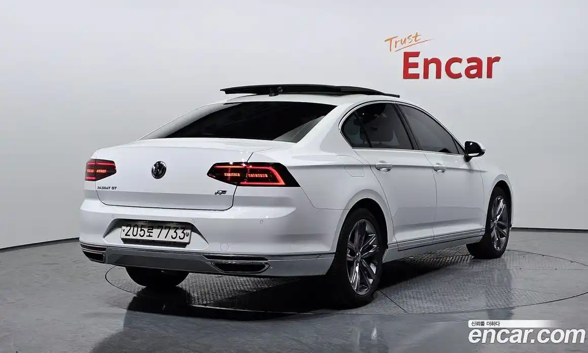 Volkswagen Passat 2018 2.0 Автомат в Москве № 215041, фото 17