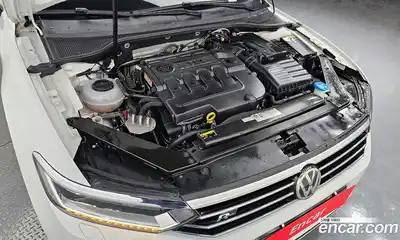 Volkswagen Passat 2018 2.0 Автомат в Москве № 215041, миниатюра 2