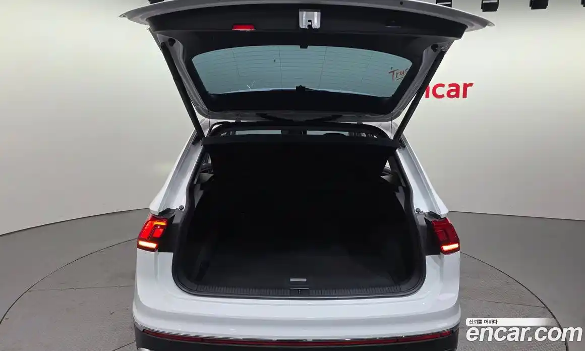 Volkswagen Tiguan 2022 2.0 Автомат в Москве № 215043, фото 11