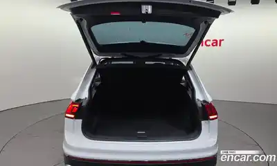 Volkswagen Tiguan 2022 2.0 Автомат в Москве № 215043, миниатюра 11