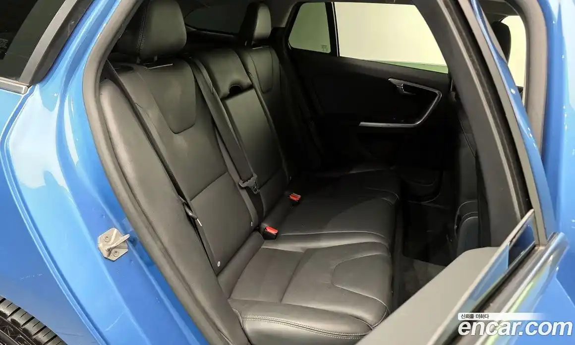 Volvo V60 2015 1.6 Автомат в Москве № 217203, фото 12