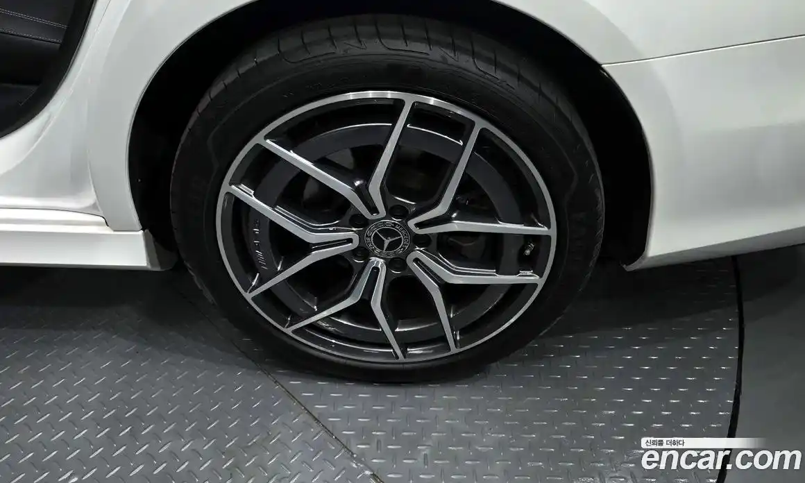 Mercedes-Benz E-Class 2023 1.9 Автомат в Москве № 223264, фото 5