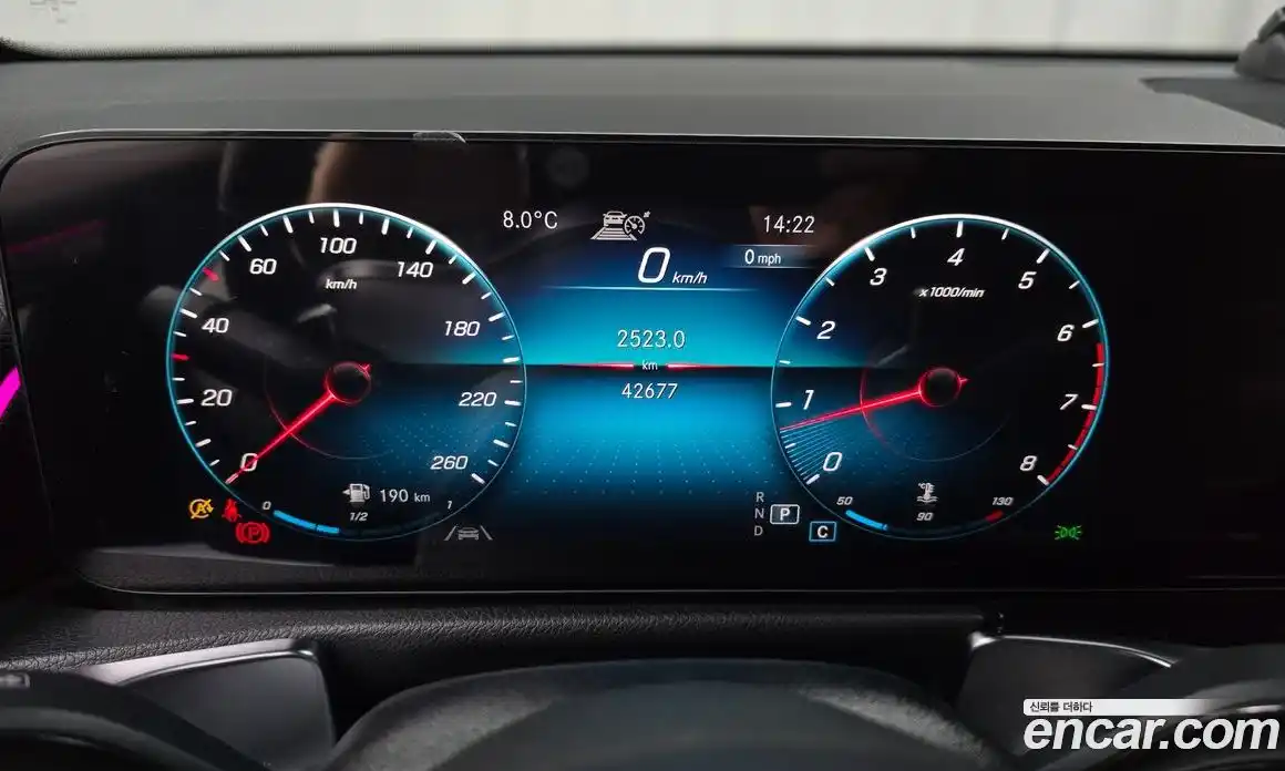 Mercedes-Benz GLB-Class 2021 2.0 Автомат в Москве № 224429, фото 8