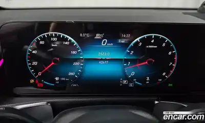 Mercedes-Benz GLB-Class 2021 2.0 Автомат в Москве № 224429, миниатюра 8