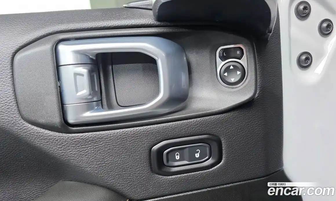 Jeep Wrangler 2024 2.0 Автомат в Москве № 226646, фото 18