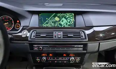 BMW 5-Series 2013 2.0 Автомат в Москве № 229144, миниатюра 9