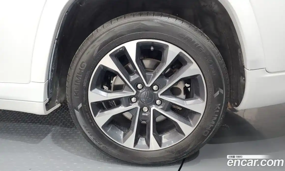 Jeep Cherokee 2021 3.6 Автомат в Москве № 232446, фото 5