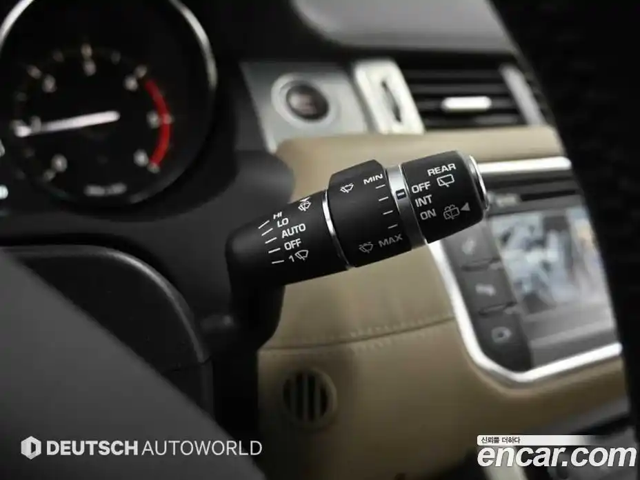 Land Rover Range-Rover Evoque 2016 2.0 Автомат в Москве № 252940, фото 16