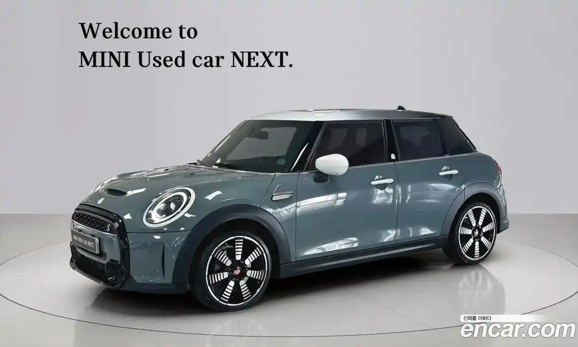 Mini Cooper 2023 2.0 Автомат в Москве № 253134, фото 1