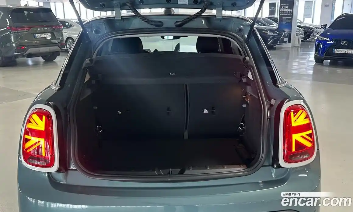 Mini Cooper 2023 2.0 Автомат в Москве № 253134, фото 12