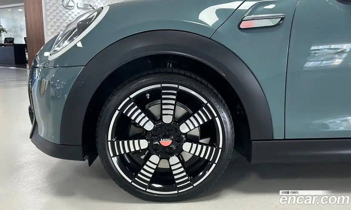 Mini Cooper 2023 2.0 Автомат в Москве № 253134, фото 5