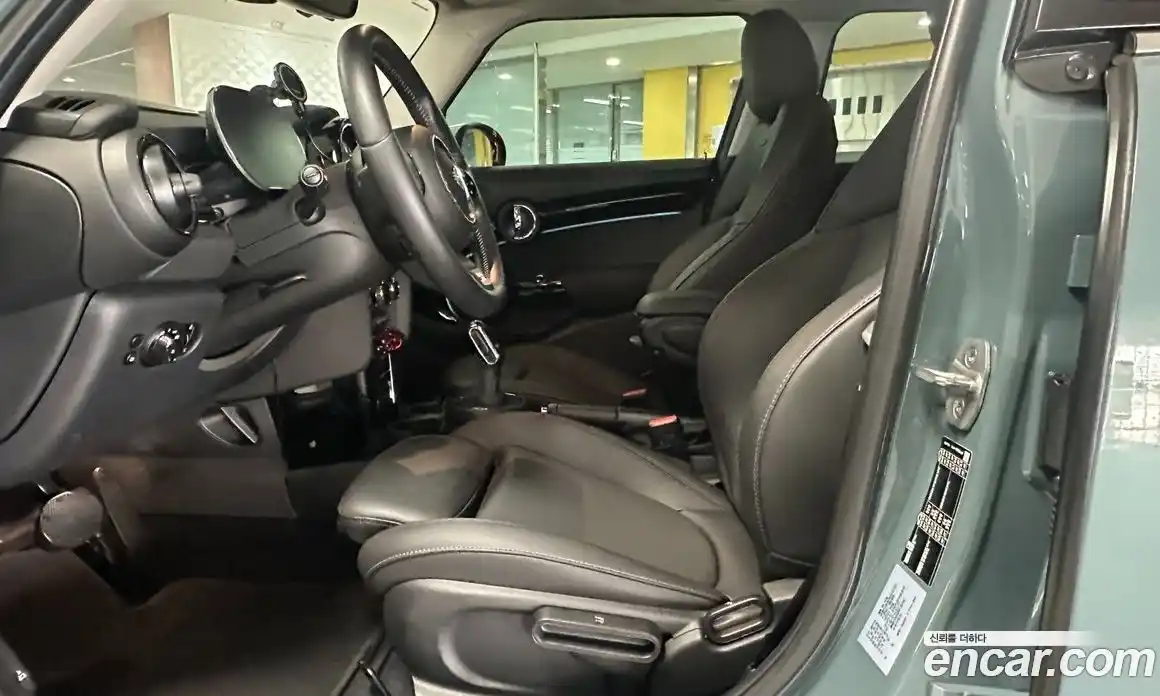 Mini Cooper 2023 2.0 Автомат в Москве № 253134, фото 10