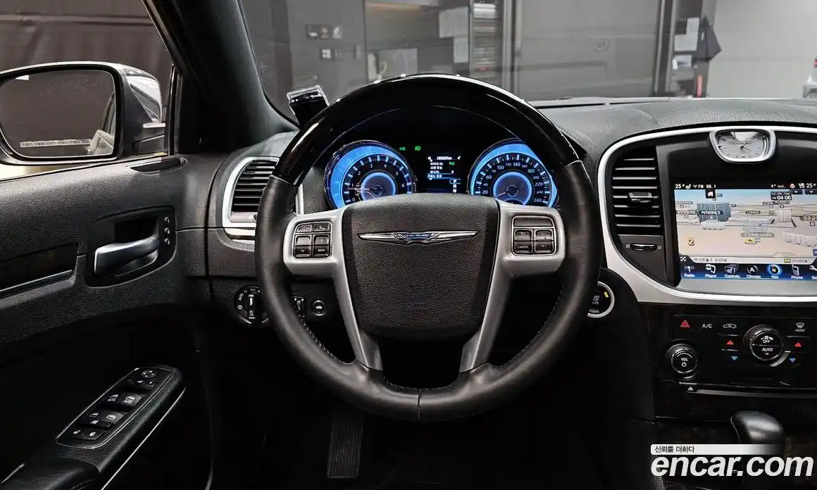 Chrysler 300C 2013 3.0 Автомат в Москве № 256770, фото 13