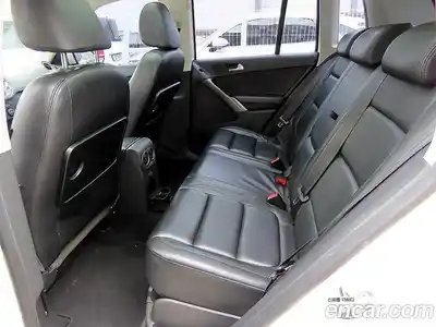 Volkswagen Tiguan 2008 2.0 Автомат в Москве № 272623, миниатюра 6