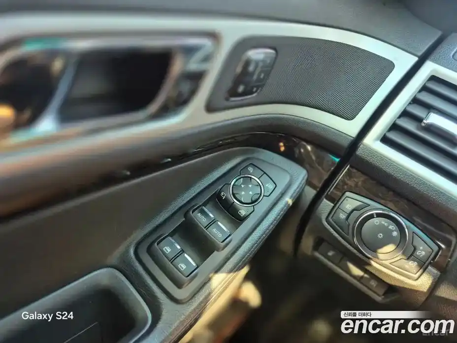 Ford Explorer 2014 3.5 Автомат в Москве № 282143, фото 14