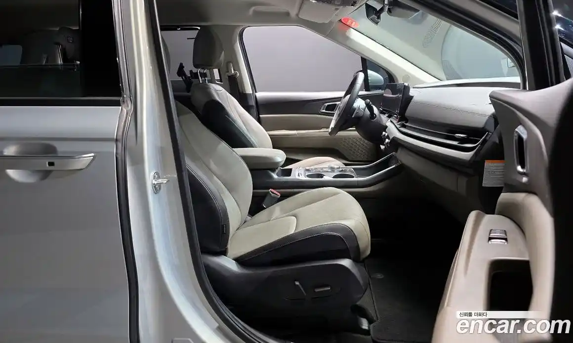 Kia Canival 2024 1.6 Автомат в Москве № 287905, фото 13